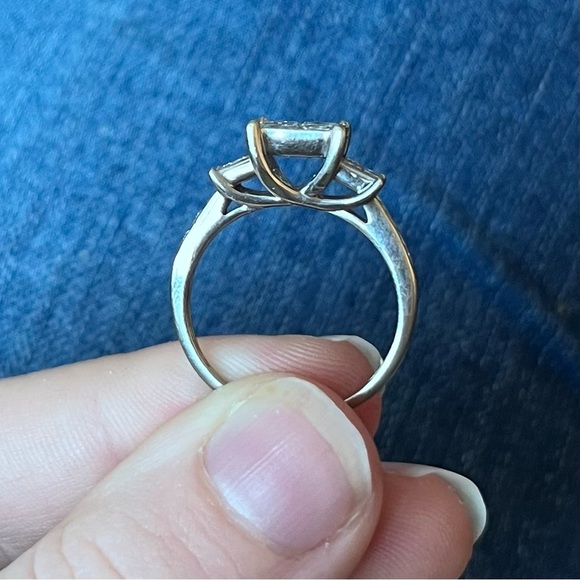Diamond Engagement Ring (Size 8) Princess Cut White Gold Michael Hill - Picture 3 of 7